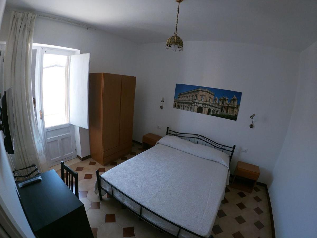 Casa Nilla Bed & Breakfast Noto Bagian luar foto