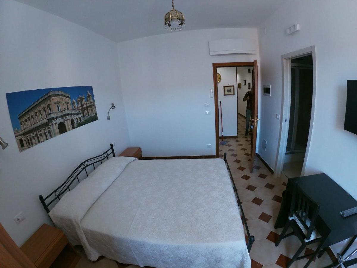 Casa Nilla Bed & Breakfast Noto Bagian luar foto