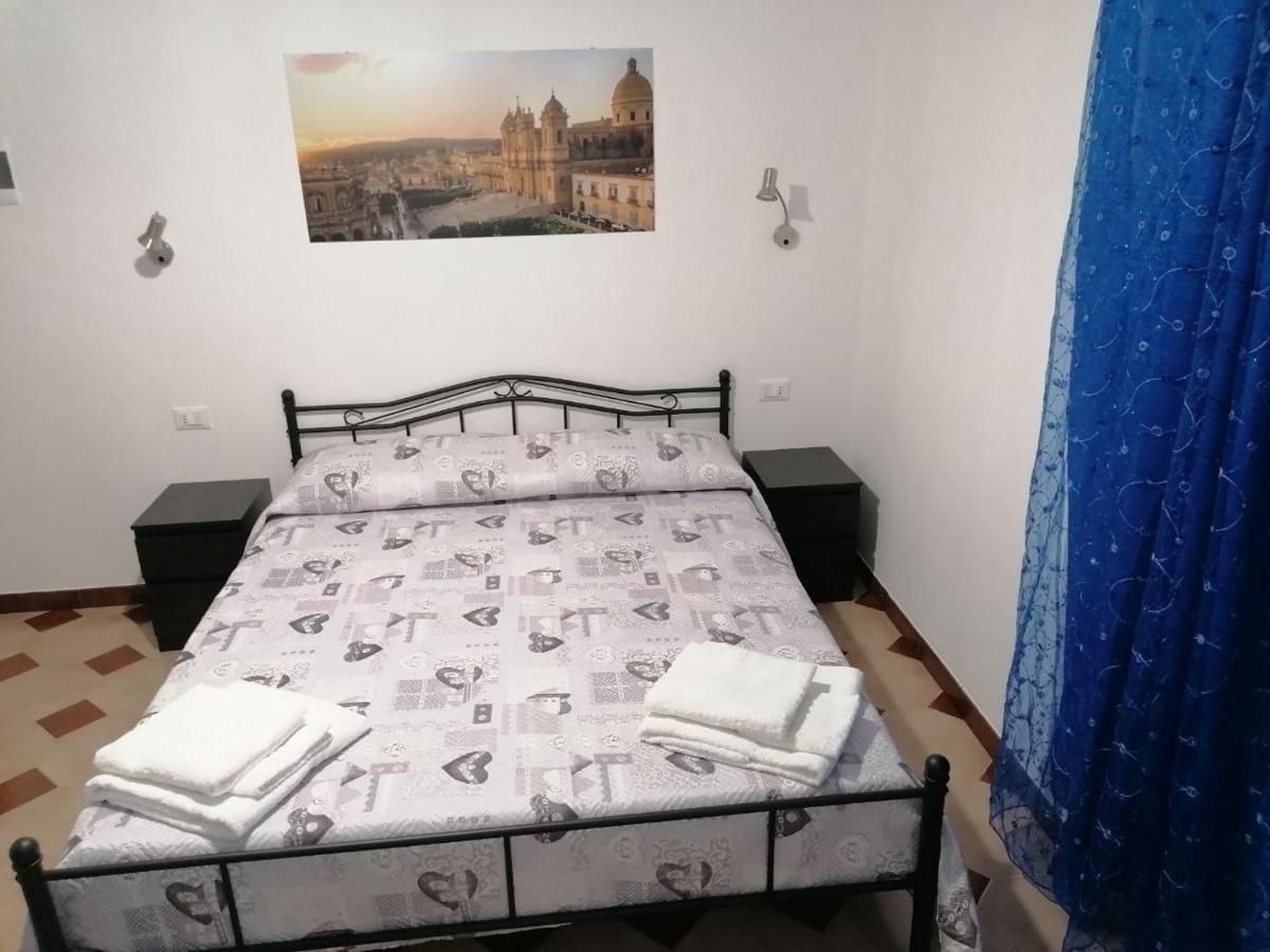 Casa Nilla Bed & Breakfast Noto Bagian luar foto