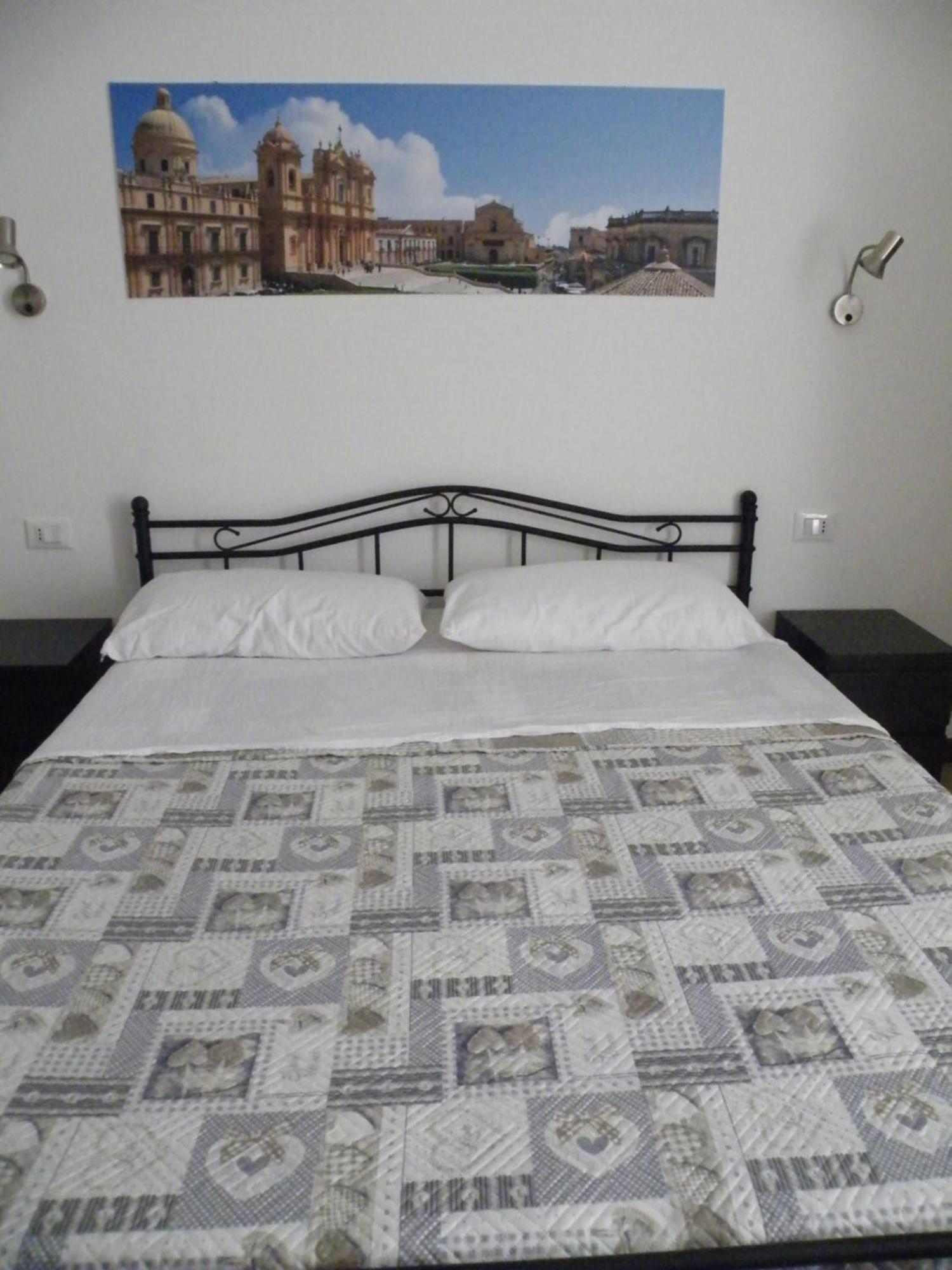 Casa Nilla Bed & Breakfast Noto Bagian luar foto