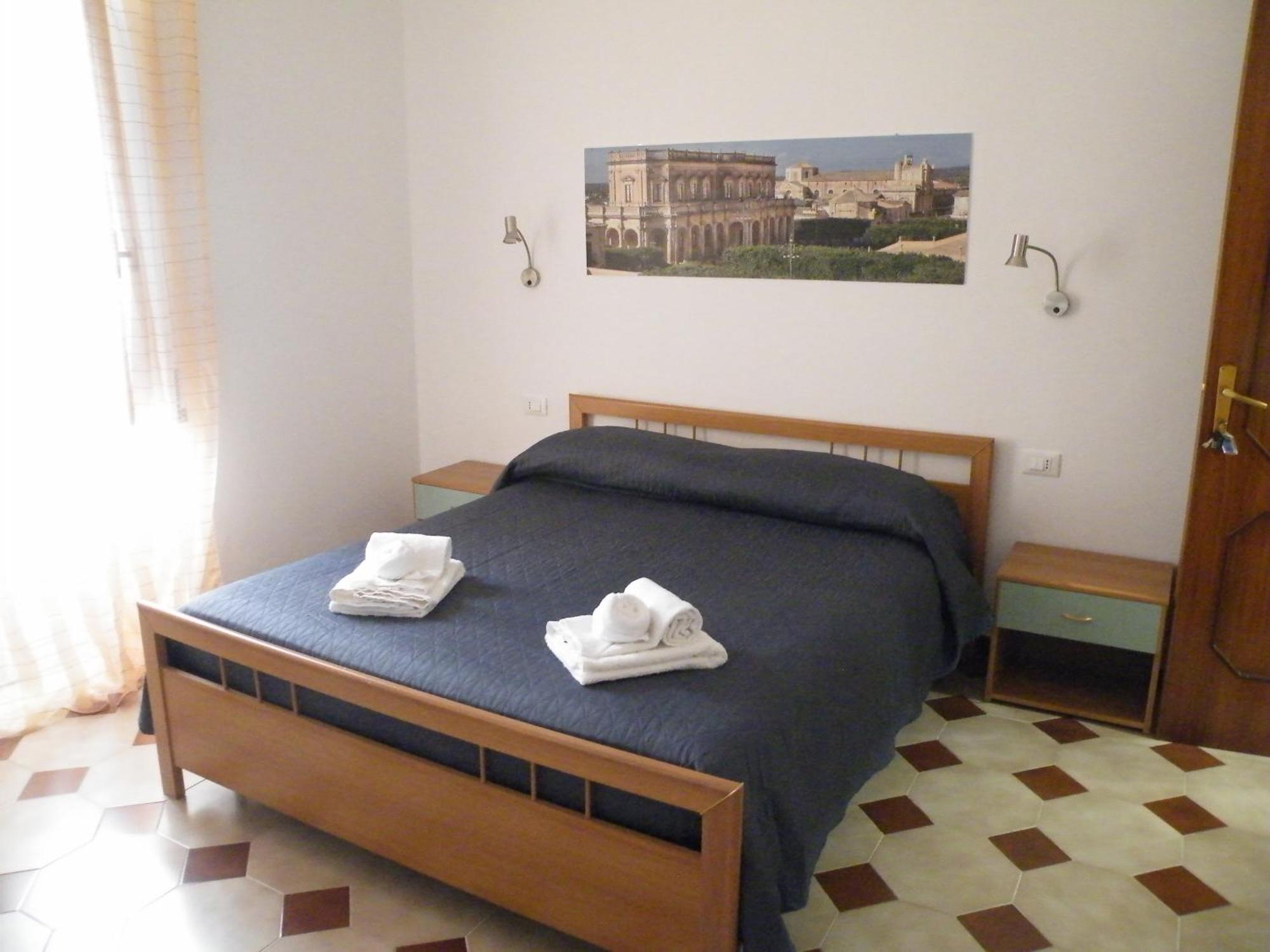 Casa Nilla Bed & Breakfast Noto Bagian luar foto